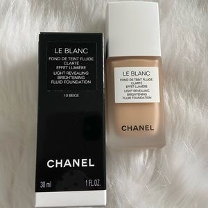 NIB Chanel LIGHT REVEALING FLUID FOUNDATION, no.10